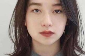 扁平方脸女适合什么发型,方脸的女生适合什么发型图片