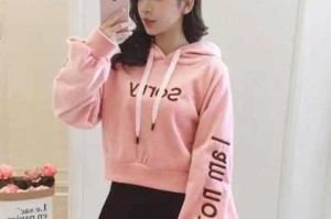带帽的卫衣怎么搭配外套,卫衣配什么外套好看女图片