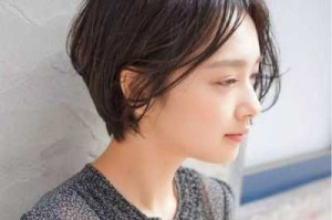 女人前面头发少怎么办（女人前面头发少怎么办呢）