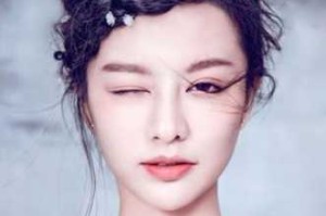 认真看看谢谢。是瓜子脸，还是西瓜子脸,西瓜子脸是什么样子的