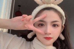 脸大的怎么带发箍好看（头大脸大的人适合带发箍吗，脸大的适合戴哪）