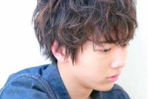 男生短发烫什么发型好看（男生短发烫什么发型好看图片）