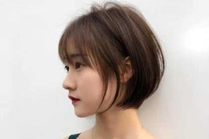 脖子短脸大适合什么发型（脖子短脸大适合什么发型图片）