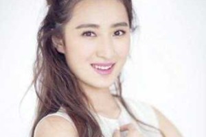 长发半丸子头扎法,头发多怎么扎半丸子头好看