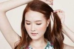 梳什么样的头发最好看（女生问披着头发和扎起来哪个好看怎么回复）