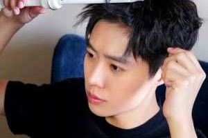 短发卷发棒怎么卷好看（短发卷发棒怎么卷好看男）