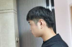 适合扁头低颅顶 的贵气发型,扁鼻子适合什么发型男