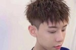 男士卷发烫发手法教程,男生烫发怎么吹头发