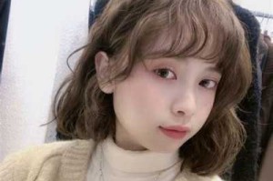 短发是烫还是拉直好看,短头发烫什么卷好看图片