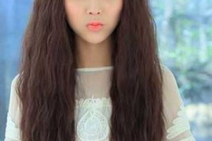 中分长发烫什么卷好看（中分锡纸烫怎么做）