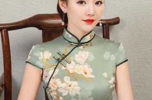 披肩发怎么扎好看简单（旗袍披肩发怎么扎好看简单）