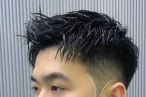 自来卷男生适合留前刺吗,男孩自来卷留什么发型好看图片