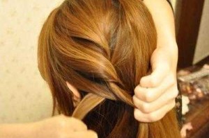 前面麻花辫的编法,前面怎么编辫子图解法视频
