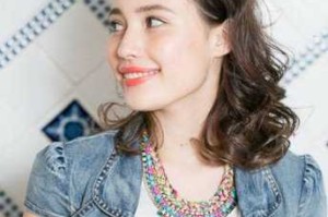 方脸卷发半扎怎么弄,方脸适合什么烫发发型女图片大全