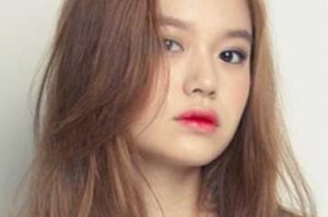 大圆脸适合烫什么卷发（圆脸适合大卷发还是小卷发）