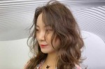 中长头发烫什么卷好看（中长发适合烫什么发型）