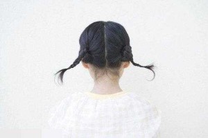 中长发怎么扎好看小孩（6岁儿童编头发简单好看）