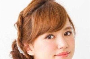 圆脸前额头发怎样盘头发显饱满蓬松,圆脸发际线高适合什么发型女生