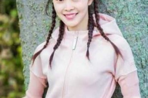 运动休闲装扎什么头发,休闲装配什么发型好看