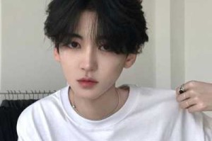 男中分刘海怎么弄好看（男中分刘海发型）