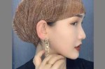 盖白头发要用什么颜色（什么颜色帽子显皮肤白，皮肤黑戴什么颜色帽子）
