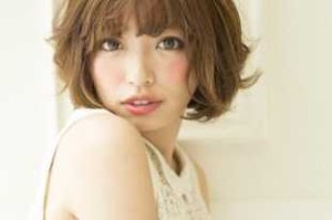 大脸适合什么短发4款短发烫发瘦脸发型,脸大的女生适合什么卷发发型