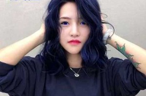 打蜡蓝色出来比较暗,紫色打蜡头发怎么褪色快