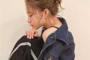 睡不醒发型怎么扎起来（睡不醒发型怎么扎起来）