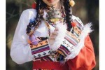 穿民族风头发怎么搭配（穿民族风头发怎么搭配衣服）