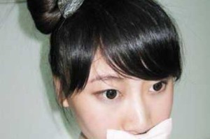 米奇头发型怎么梳（米奇头发型怎么梳）