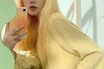 黄颜色的衣服配什么颜色的头发,黄头发穿什么衣服好看图片