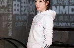 穿卫衣最适合扎什么头发,迪丽热巴的头发怎么扎好看