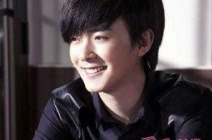 斜庞克发型怎么剪（斜庞克发型怎么剪视频）