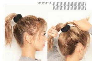蓬松的丸子头怎么扎（丸子头的简单扎法蓬松）