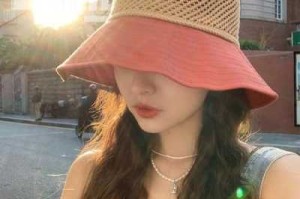 夏天适合戴什么颜色的帽子（什么颜色的帽子吸热）