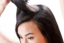 怎么才能把头发吹蓬松（发根怎么吹出蓬松感而自然）
