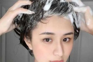 洗完头抹什么对头发好（洗完头抹什么对头发好一点）