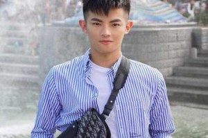 男生额头高剪什么发型（男生大脑门发际线高留什么发型）
