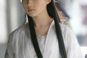 小龙女的发型怎么梳（刘亦菲头发扎法）