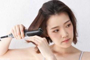 头发前面翘起来怎么办（头发前面翘起来怎么办女生）
