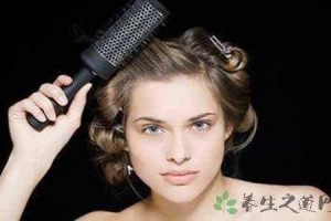 头发油腻脱发严重怎么办,头发多油脱发怎么办女性
