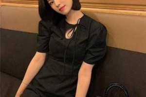 黑色配什么颜色的发尾（黑色配什么颜色的发尾好看）
