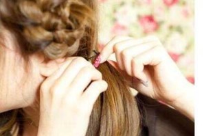 头发往后梳顺口溜,好看的头发怎么梳小孩子