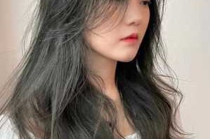 头发怎么漂色（漂过的头发底色不均匀如何染潮色）