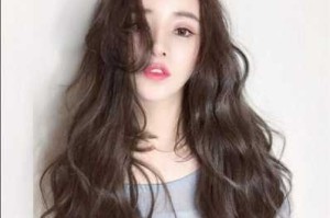 头发打蜡有什么颜色（头发打蜡是不是本身就带有颜色）