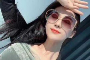 脸小戴什么太阳镜好看（脸小戴什么太阳镜好看女士好点的）