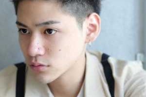 男生额头宽适合什么发型,额头宽的男生适合什么发型图片
