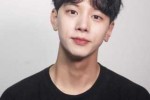男生大长脸适合什么发型（长脸男生发际线高适合什么发型）