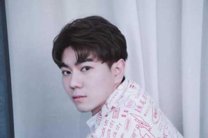 卷发留什么发型男生（怎样用卷发棒卷发啊（男生））