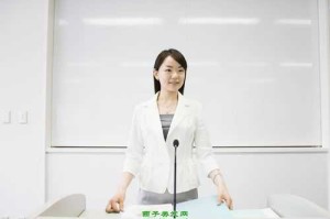 参加演讲什么发型好,演讲比赛扎什么头发好看